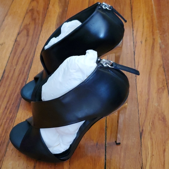 BNIB never worn Giuseppe Zanotti black sandal - Picture 7 of 9